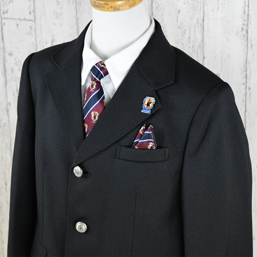 ピアノ発表会や結婚式にぴったりのカラーの男の子用フォーマルスーツ。シンプルで美しいシルエットが魅力のAngel's Closetの子供フォーマル レンタル商品（【レンタル】格子柄ハーフパンツ3つボタンブレザーセットスーツ6点セットゆったりタイプ【JFA SAMURAI BLUE】（CAT375494）　120・130cm）｜画像2