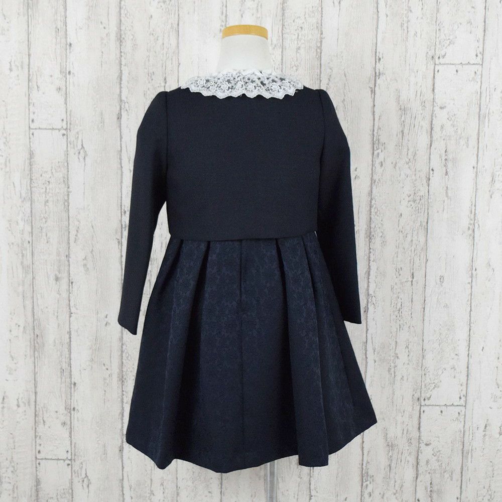 特別な日にぴったりのネイビーカラーの男の子用フォーマルスーツ。シンプルで美しいシルエットが魅力のAngel's Closetの子供フォーマル レンタル商品（【レンタル】ネイビークラシカルフラワーアンサンブル（CAT898300）120cm）｜画像4