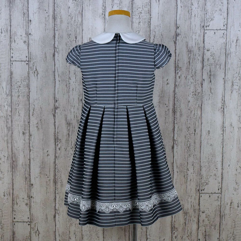 特別な日にぴったりのカラーの男の子用フォーマルスーツ。シンプルで美しいシルエットが魅力のAngel's Closetの子供フォーマル レンタル商品（【レンタル】グレーボーダーアンサンブル（CAT898305）120cm）｜画像7