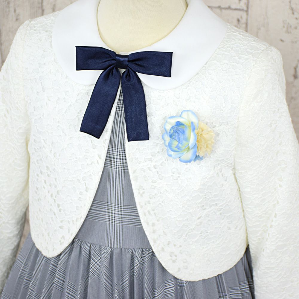 特別な日にぴったりのカラーの男の子用フォーマルスーツ。シンプルで美しいシルエットが魅力のAngel's Closetの子供フォーマル レンタル商品（【レンタル】レースボレロクリスタルプリーツアンサンブル【CHOPIN】（CAT802301）120・130cm）｜画像2