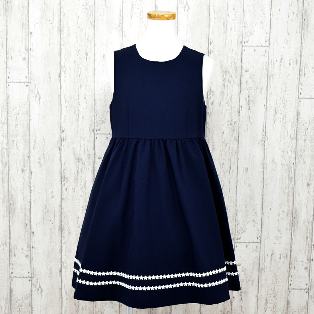 特別な日にぴったりのネイビーカラーの男の子用フォーマルスーツ。シンプルで美しいシルエットが魅力のAngel's Closetの子供フォーマル レンタル商品（【レンタル】フリル襟ネイビージャンパースカートアンサンブル（CAT788392）130cmB体）｜画像4