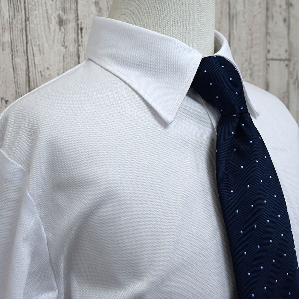 特別な日にぴったりのカラーの男の子用フォーマルスーツ。シンプルで美しいシルエットが魅力のAngel's Closetの子供フォーマル レンタル商品（【レンタル】2つ釦ベーシックセットスーツ（CAT505412）120cm）｜画像5