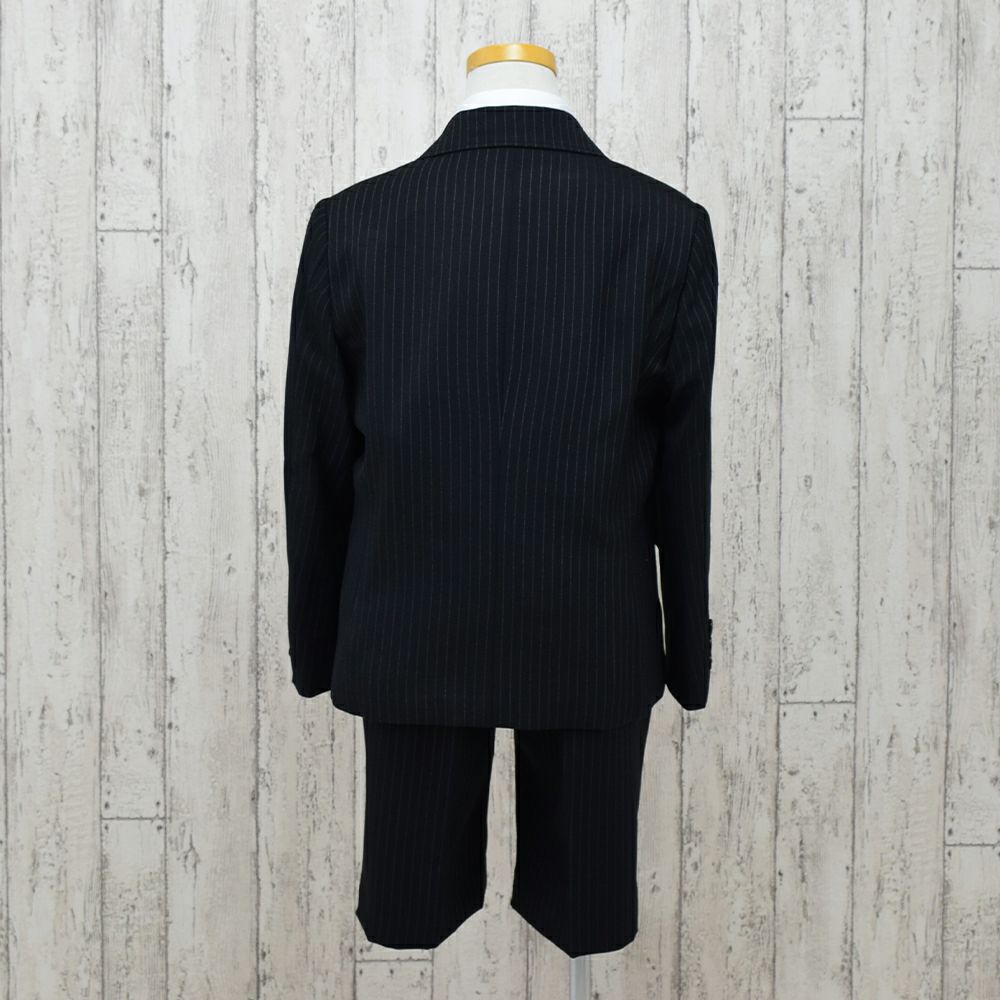 特別な日にぴったりのカラーの男の子用フォーマルスーツ。シンプルで美しいシルエットが魅力のAngel's Closetの子供フォーマル レンタル商品（【レンタル】3つ釦ストライプセットスーツ（CAT875400）120cm）｜画像2