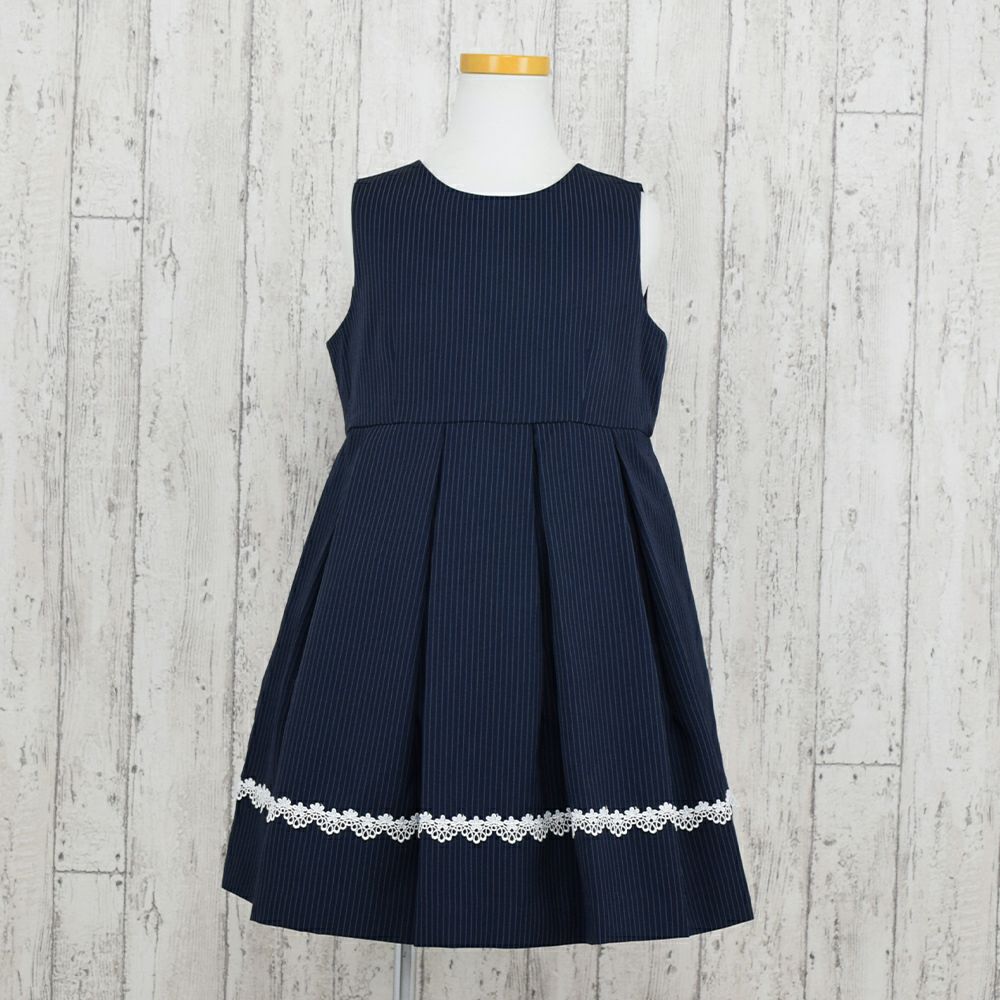 特別な日にぴったりのネイビーカラーの男の子用フォーマルスーツ。シンプルで美しいシルエットが魅力のAngel's Closetの子供フォーマル レンタル商品（【レンタル】ネイビーストライプアンサンブル（CAT798391））｜画像4