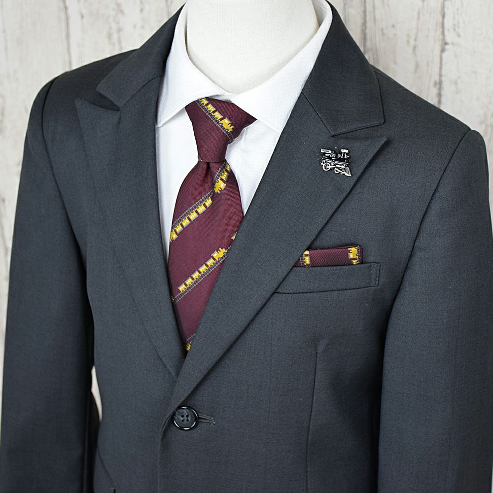 特別な日にぴったりのカラーの男の子用フォーマルスーツ。シンプルで美しいシルエットが魅力のAngel's Closetの子供フォーマル レンタル商品（【レンタル】シャンブレー無地セットスーツ（CAT895411））｜画像2