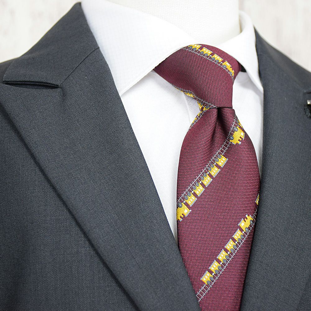 特別な日にぴったりのカラーの男の子用フォーマルスーツ。シンプルで美しいシルエットが魅力のAngel's Closetの子供フォーマル レンタル商品（【レンタル】シャンブレー無地セットスーツ（CAT895411））｜画像3