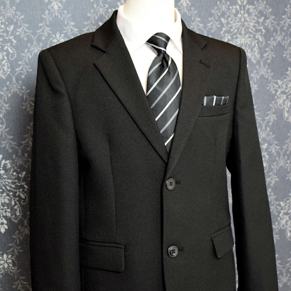 特別な日にぴったりのカラーの男の子用フォーマルスーツ。シンプルで美しいシルエットが魅力のAngel's Closetの子供フォーマル レンタル商品（【レンタル】レジメンタルタイ ベーシック 長ズボンスーツ5点セット（CAT595602））｜画像4