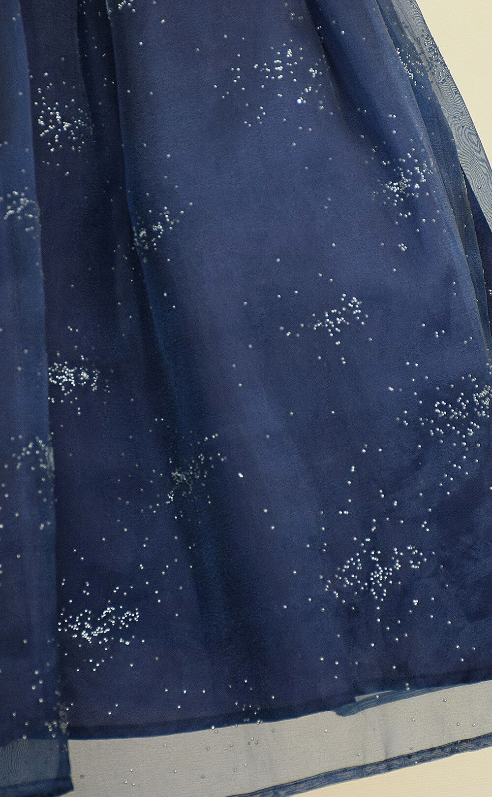 ピアノ発表会や結婚式にぴったりのネイビーカラーの女の子用キッズドレス。シンプルで美しいシルエットが魅力のAngel's Closetの子供ドレス レンタル商品（【レンタル】スパークリングオーガンジー子供ドレス(CC2463)ネイビー）｜画像5