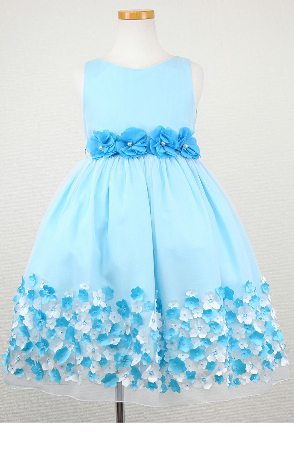 ピアノ発表会や結婚式にぴったりのカラーの女の子用キッズドレス。シンプルで美しいシルエットが魅力のAngel's Closetの子供ドレス レンタル商品（【レンタル】フラワーモチーフスカートメッシュ子供ドレス(KD332)アクア）｜画像3