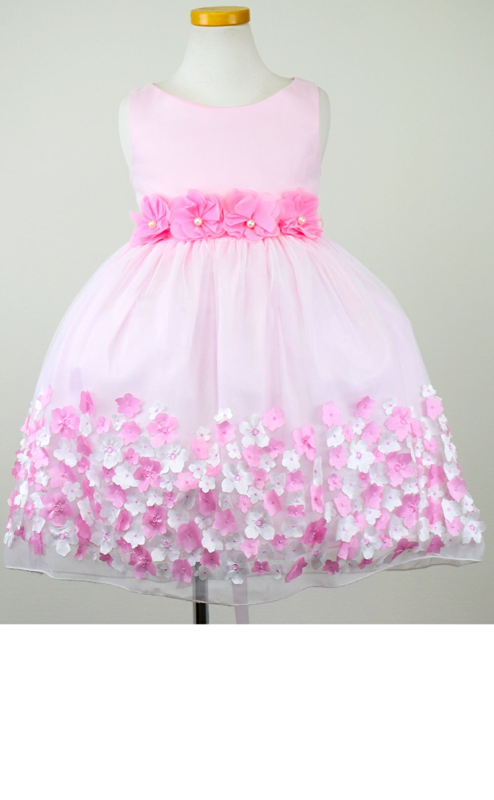 ピアノ発表会や結婚式にぴったりのピンクカラーの女の子用キッズドレス。シンプルで美しいシルエットが魅力のAngel's Closetの子供ドレス レンタル商品（【レンタル】フラワーモチーフスカートメッシュ子供ドレス(KD332)ピンク）｜画像3