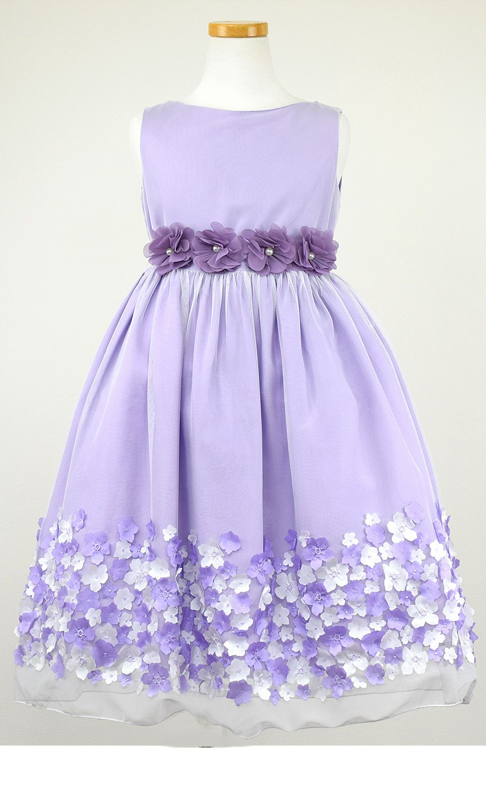 ピアノ発表会や結婚式にぴったりのライラックカラーの女の子用キッズドレス。シンプルで美しいシルエットが魅力のAngel's Closetの子供ドレス レンタル商品（【レンタル】フラワーモチーフスカートメッシュ子供ドレス(KD332)ライラック）｜画像3