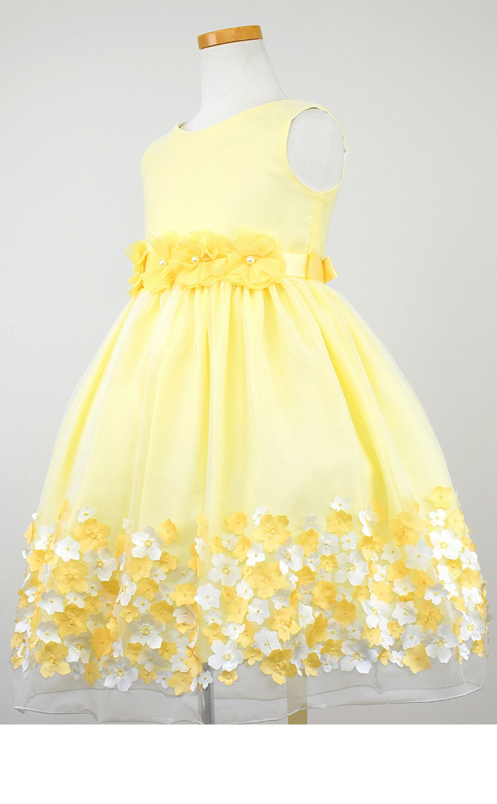 ピアノ発表会や結婚式にぴったりのカラーの女の子用キッズドレス。シンプルで美しいシルエットが魅力のAngel's Closetの子供ドレス レンタル商品（【レンタル】フラワーモチーフスカートメッシュ子供ドレス(KD332)イエロー）｜画像4
