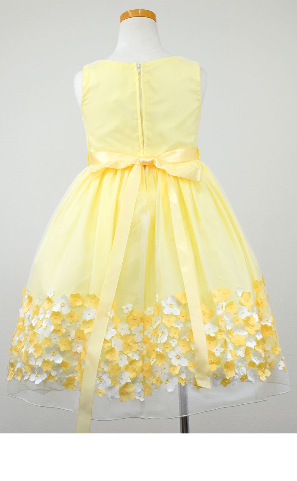 ピアノ発表会や結婚式にぴったりのカラーの女の子用キッズドレス。シンプルで美しいシルエットが魅力のAngel's Closetの子供ドレス レンタル商品（【レンタル】フラワーモチーフスカートメッシュ子供ドレス(KD332)イエロー）｜画像5
