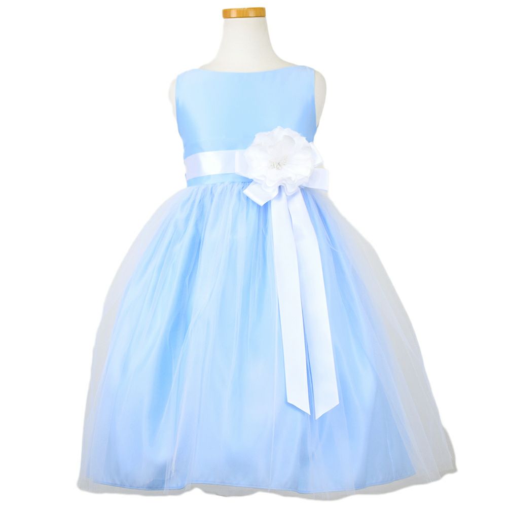 ピアノ発表会や結婚式にぴったりのブルーカラーの女の子用キッズドレス。シンプルで美しいシルエットが魅力のAngel's Closetの子供ドレス レンタル商品（【レンタル】ヴィンテージサテン＆チュール子供ドレス(SK402)ライトブルー）｜画像2