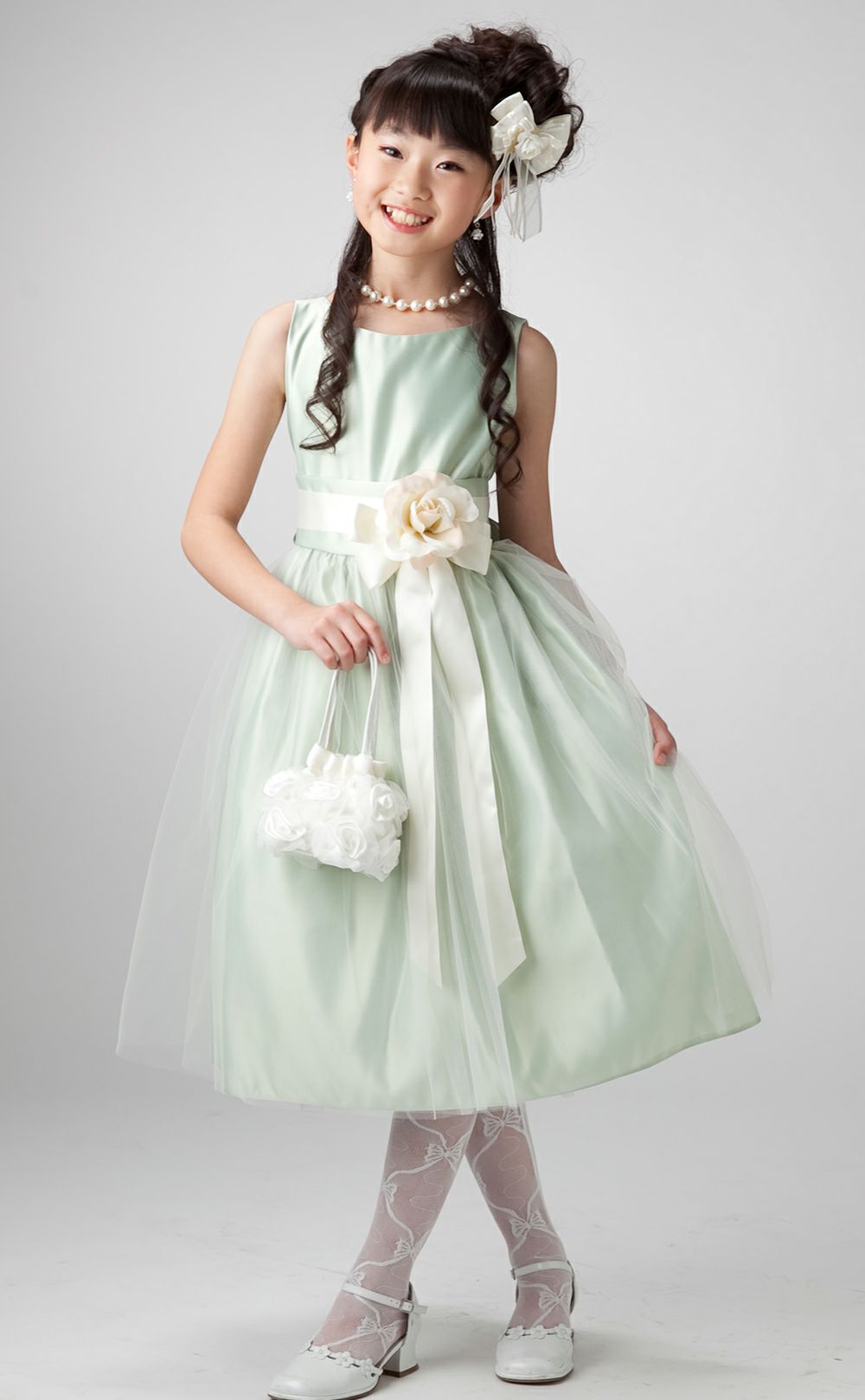 ピアノ発表会や結婚式にぴったりのブルーカラーの女の子用キッズドレス。シンプルで美しいシルエットが魅力のAngel's Closetの子供ドレス レンタル商品（【レンタル】ヴィンテージサテン＆チュール子供ドレス(SK402)ライトブルー）｜画像12