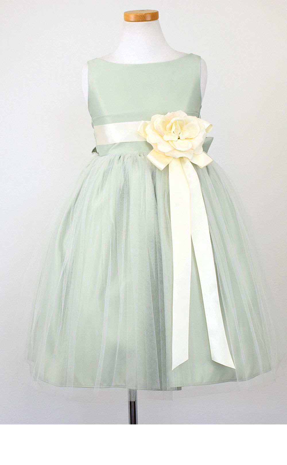 ピアノ発表会や結婚式にぴったりのカラーの女の子用キッズドレス。シンプルで美しいシルエットが魅力のAngel's Closetの子供ドレス レンタル商品（【レンタル】ヴィンテージサテン＆チュール子供ドレス(SK402)セージ）｜画像3