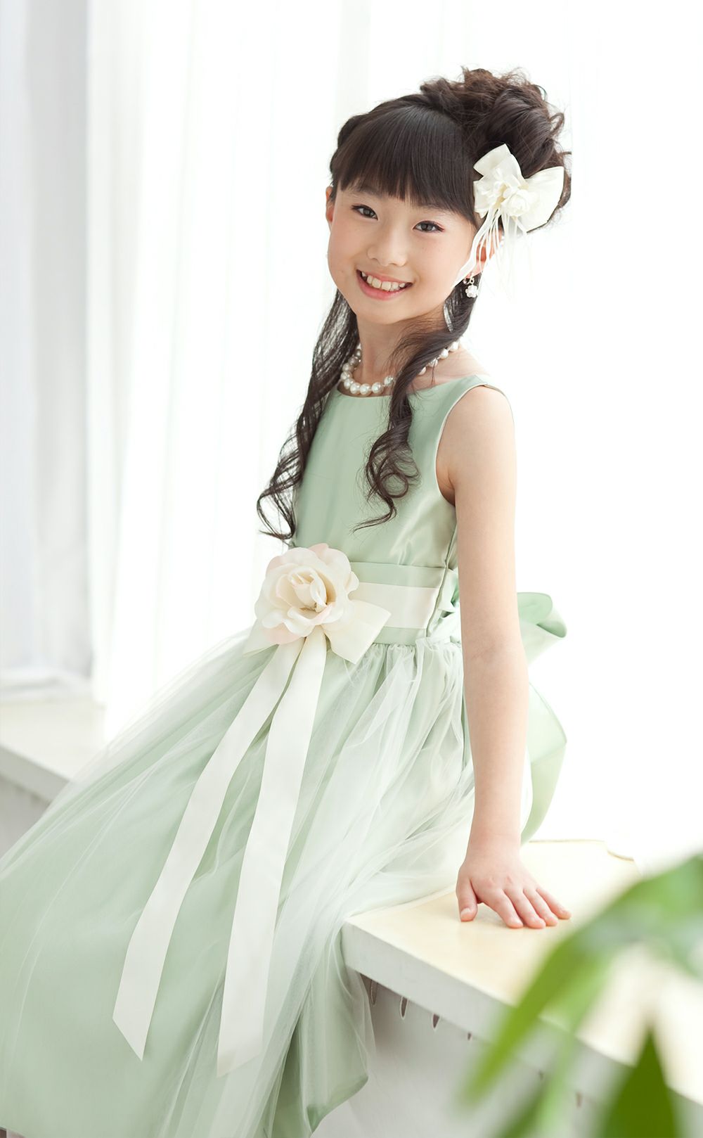 ピアノ発表会や結婚式にぴったりのカラーの女の子用キッズドレス。シンプルで美しいシルエットが魅力のAngel's Closetの子供ドレス レンタル商品（【レンタル】ヴィンテージサテン＆チュール子供ドレス(SK402)セージ）｜画像13