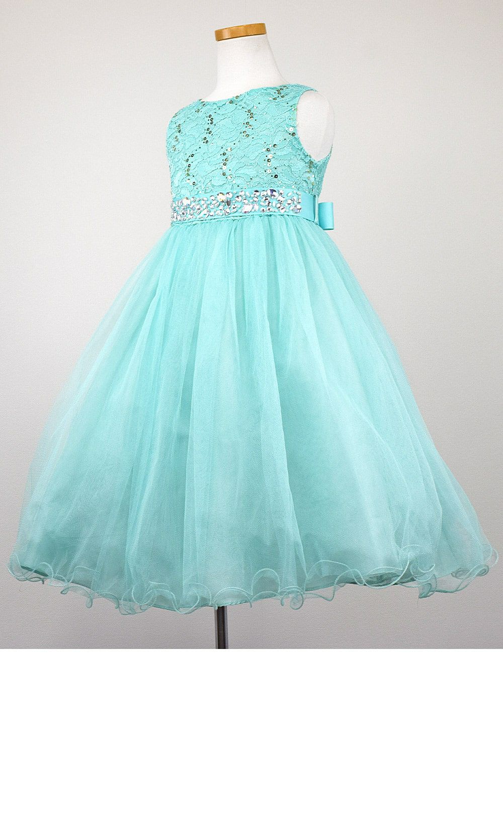 ピアノ発表会や結婚式にぴったりのカラーの女の子用キッズドレス。シンプルで美しいシルエットが魅力のAngel's Closetの子供ドレス レンタル商品（【レンタル】レース＆ラインストーンビジューベルトクリスタルチュール子供ドレス(MBK340)ミント）｜画像4