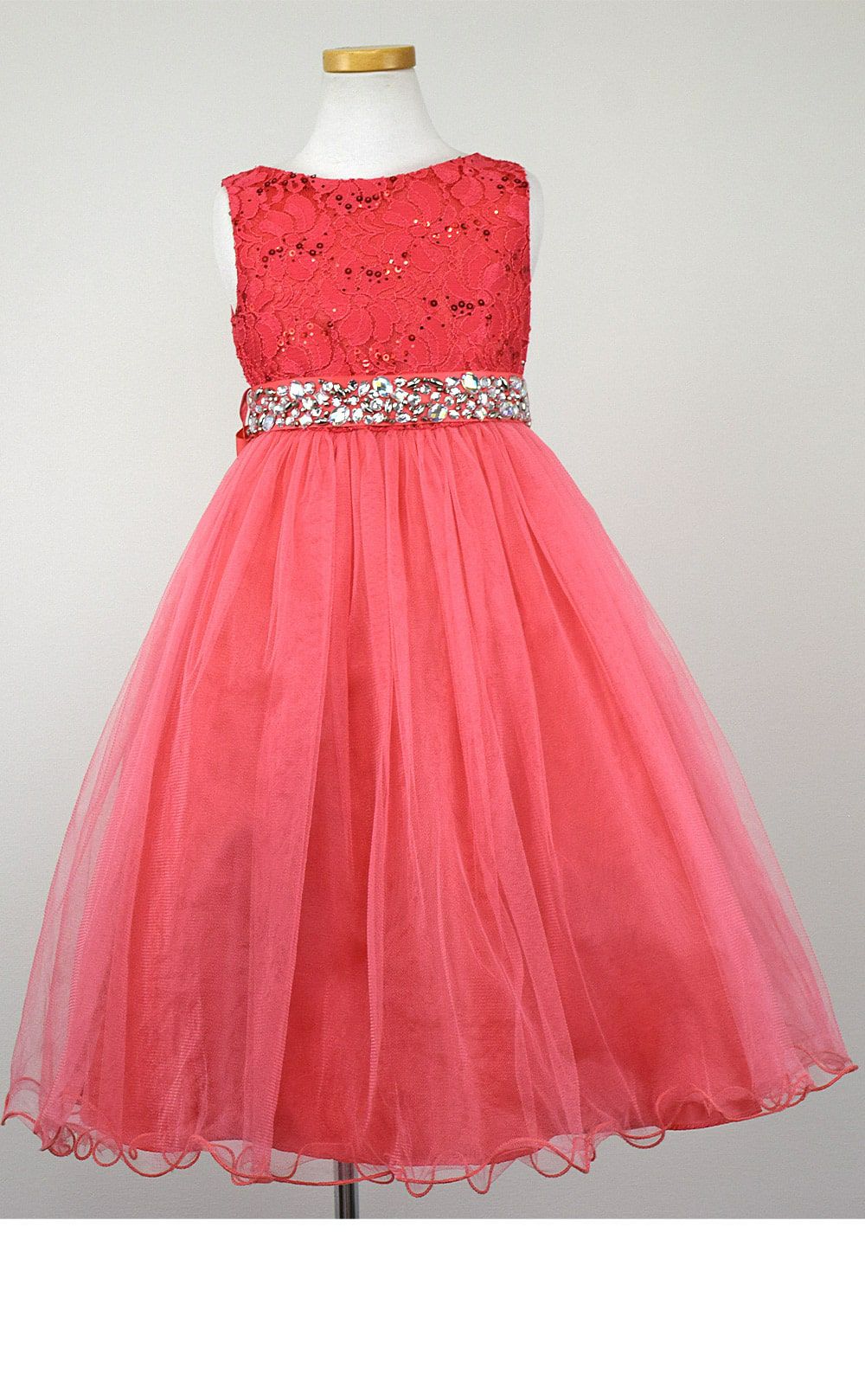 ピアノ発表会や結婚式にぴったりのカラーの女の子用キッズドレス。シンプルで美しいシルエットが魅力のAngel's Closetの子供ドレス レンタル商品（【レンタル】レース＆ラインストーンビジューベルトクリスタルチュール子供ドレス(MBK340)コーラル）｜画像3