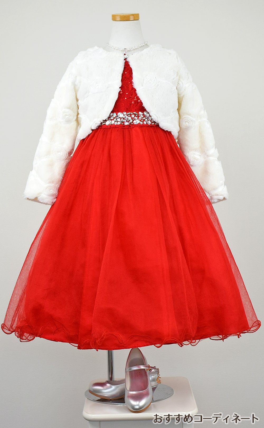 ピアノ発表会や結婚式にぴったりのカラーの女の子用キッズドレス。シンプルで美しいシルエットが魅力のAngel's Closetの子供ドレス レンタル商品（【レンタル】レース＆ラインストーンビジューベルトクリスタルチュール子供ドレス(MBK340)レッド）｜画像12