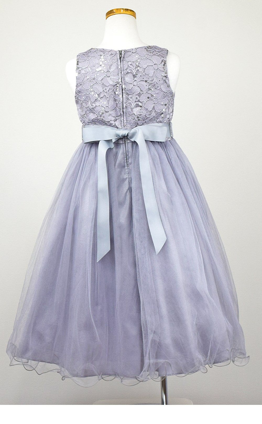 ピアノ発表会や結婚式にぴったりのカラーの女の子用キッズドレス。シンプルで美しいシルエットが魅力のAngel's Closetの子供ドレス レンタル商品（【レンタル】レース＆ラインストーンビジューベルトクリスタルチュール子供ドレス(MBK340)シルバー）｜画像5