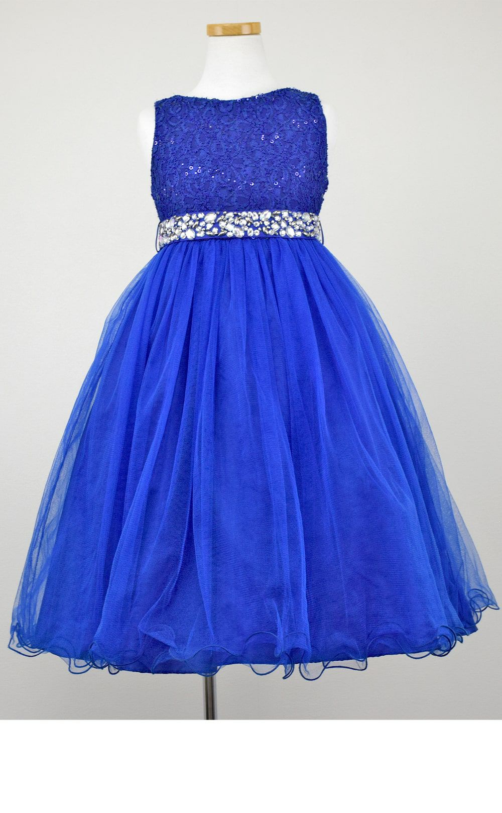 ピアノ発表会や結婚式にぴったりのブルーカラーの女の子用キッズドレス。シンプルで美しいシルエットが魅力のAngel's Closetの子供ドレス レンタル商品（【レンタル】レース＆ラインストーンビジューベルトクリスタルチュール子供ドレス(MBK340)ロイヤルブルー）｜画像3