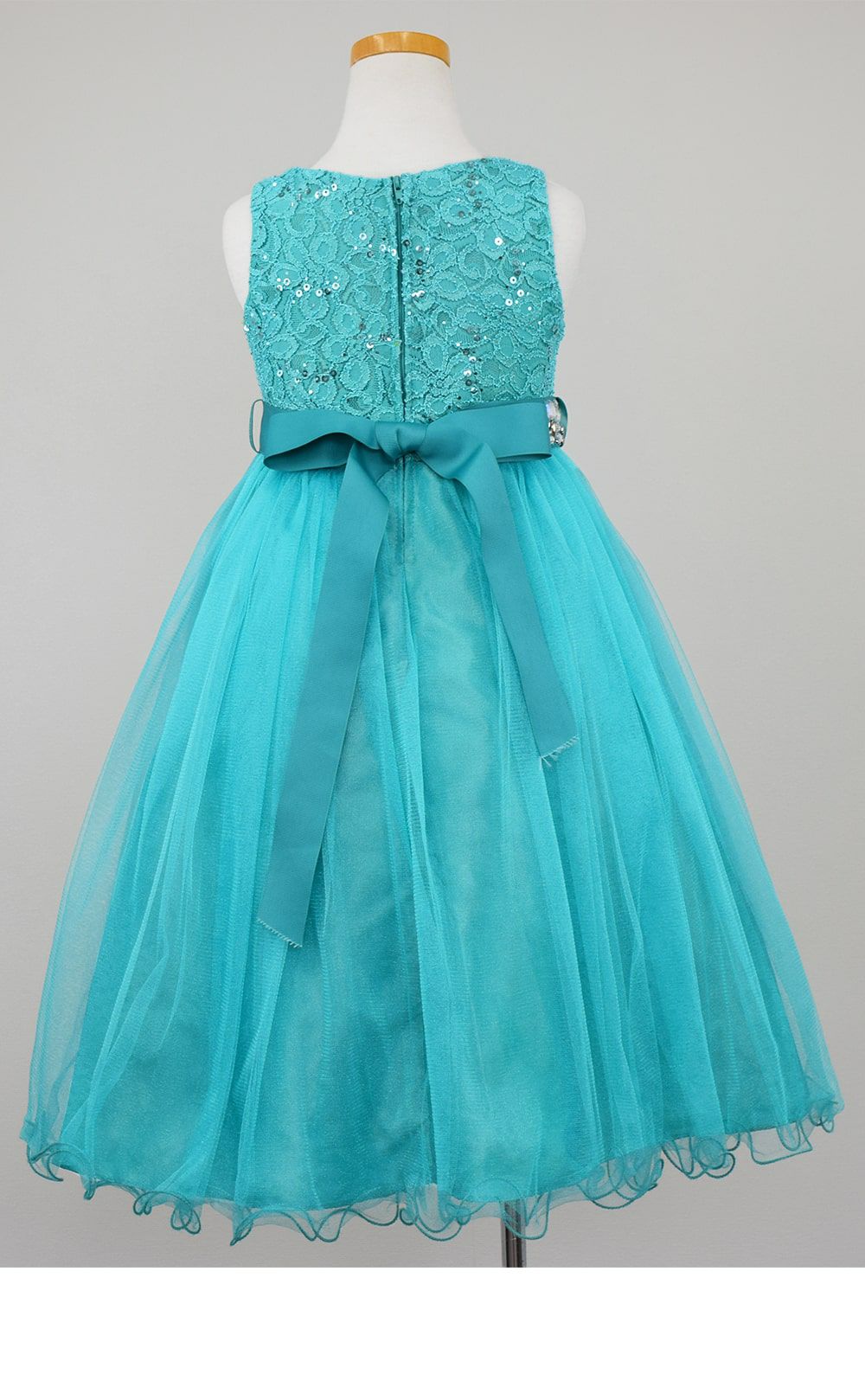 ピアノ発表会や結婚式にぴったりのカラーの女の子用キッズドレス。シンプルで美しいシルエットが魅力のAngel's Closetの子供ドレス レンタル商品（【レンタル】レース＆ラインストーンビジューベルトクリスタルチュール子供ドレス(MBK340)ひすい）｜画像5