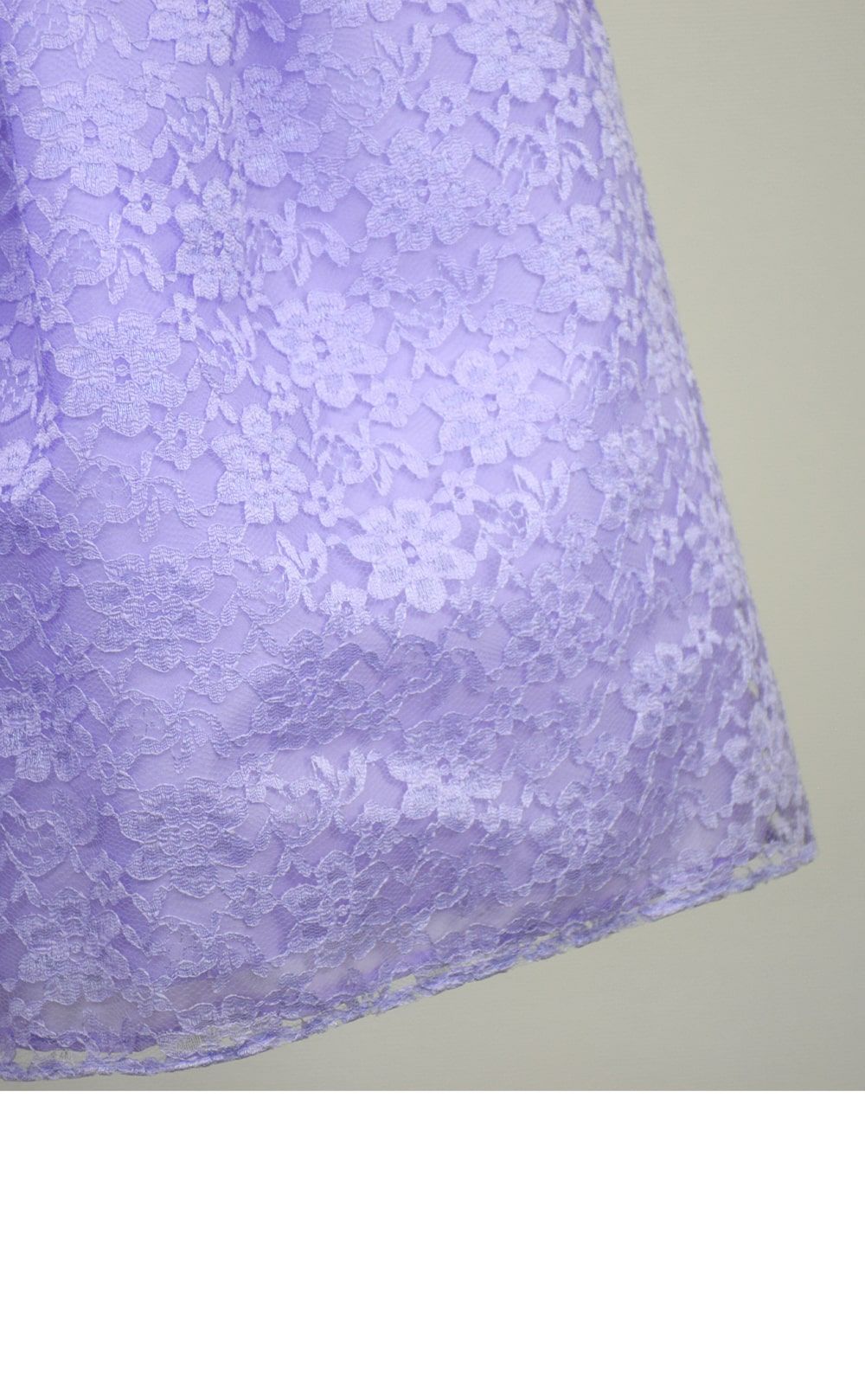 ピアノ発表会や結婚式にぴったりのライラックカラーの女の子用キッズドレス。シンプルで美しいシルエットが魅力のAngel's Closetの子供ドレス レンタル商品（【レンタル】フラワーレースサテンリボン子供ドレス(CCD749)ライラック）｜画像6