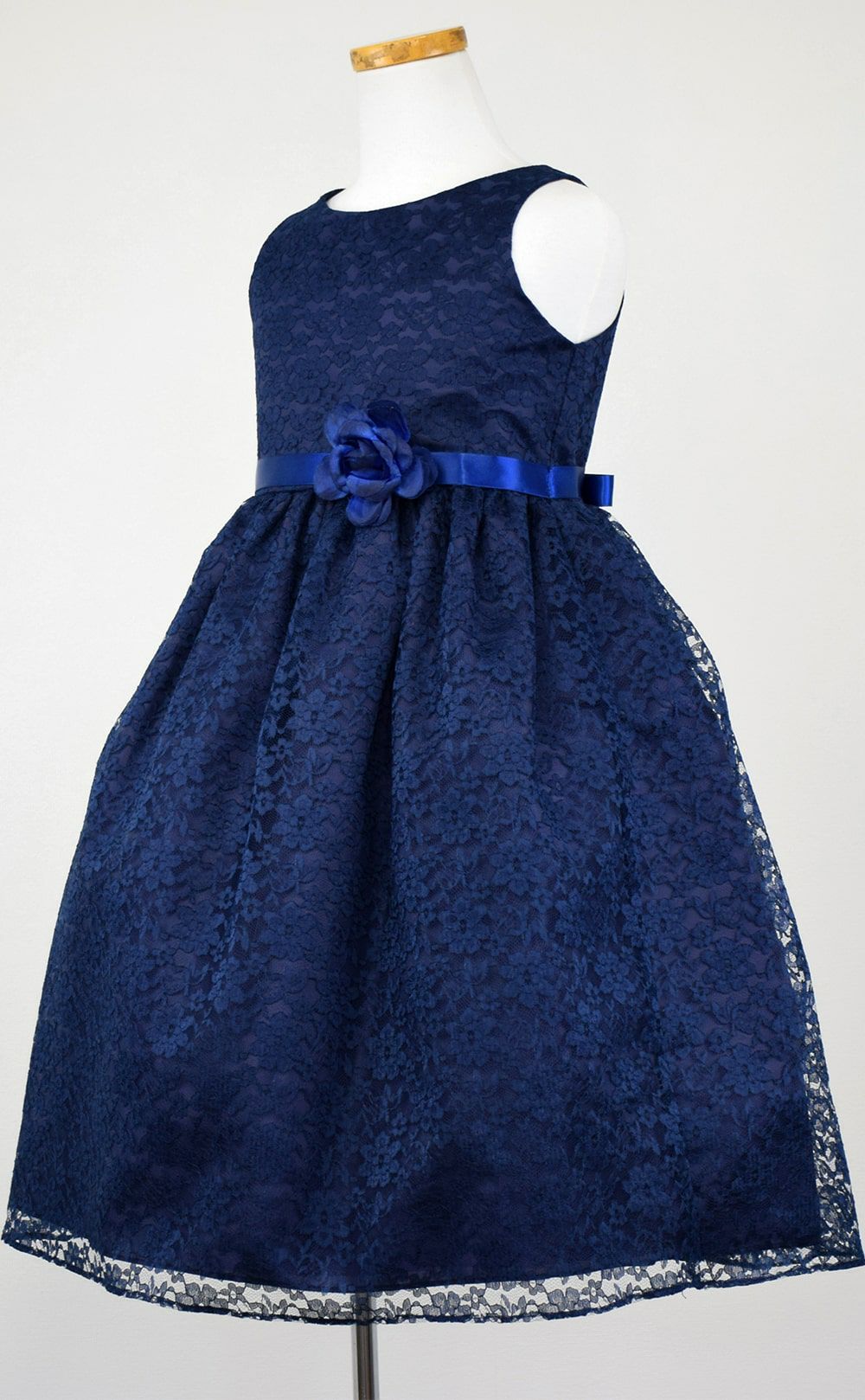 ピアノ発表会や結婚式にぴったりのネイビーカラーの女の子用キッズドレス。シンプルで美しいシルエットが魅力のAngel's Closetの子供ドレス レンタル商品（【レンタル】フラワーレースサテンリボン子供ドレス(CCD749)ネイビー）｜画像4