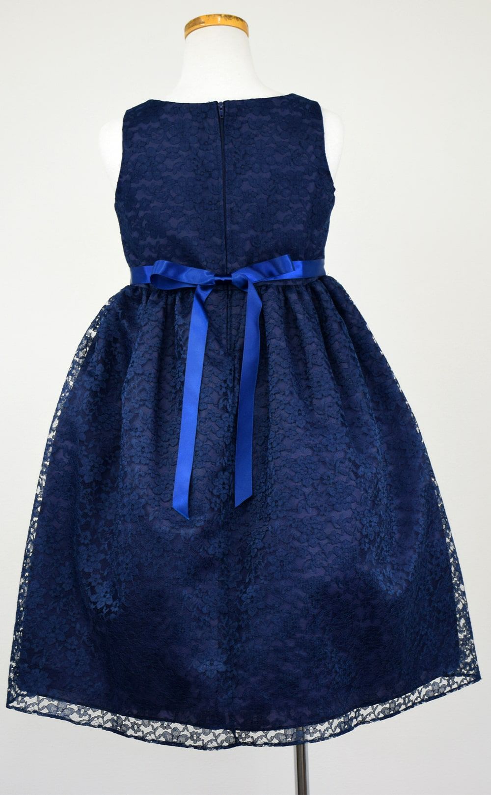 ピアノ発表会や結婚式にぴったりのネイビーカラーの女の子用キッズドレス。シンプルで美しいシルエットが魅力のAngel's Closetの子供ドレス レンタル商品（【レンタル】フラワーレースサテンリボン子供ドレス(CCD749)ネイビー）｜画像5