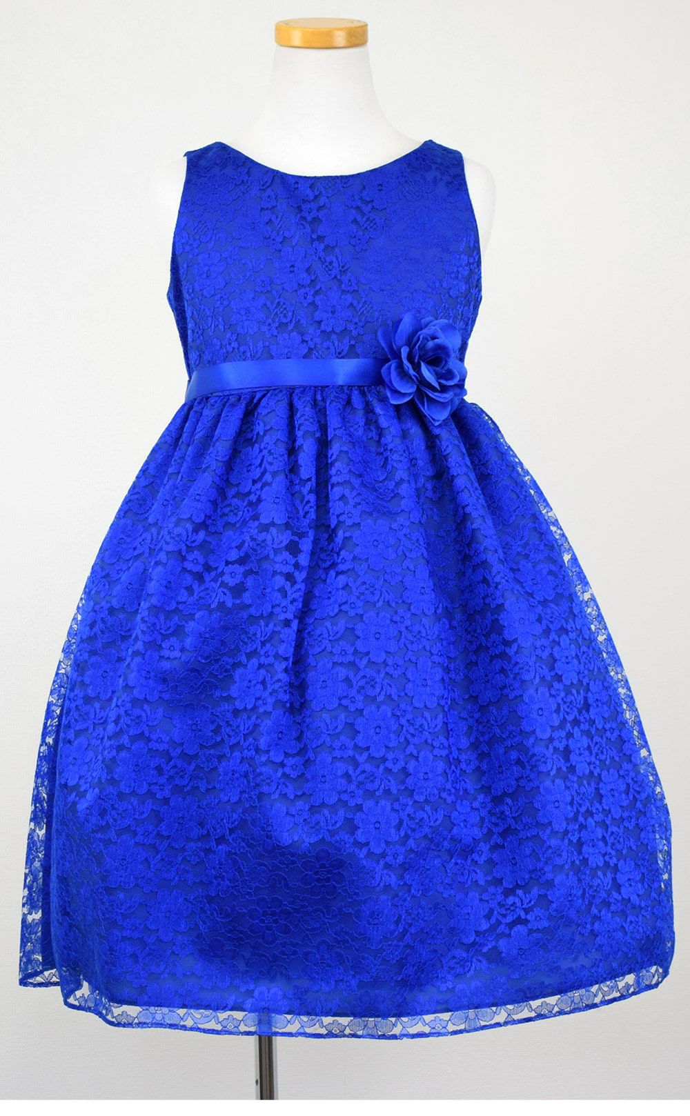 ピアノ発表会や結婚式にぴったりのブルーカラーの女の子用キッズドレス。シンプルで美しいシルエットが魅力のAngel's Closetの子供ドレス レンタル商品（【レンタル】フラワーレースサテンリボン子供ドレス(CCD749)ロイヤルブルー）｜画像3