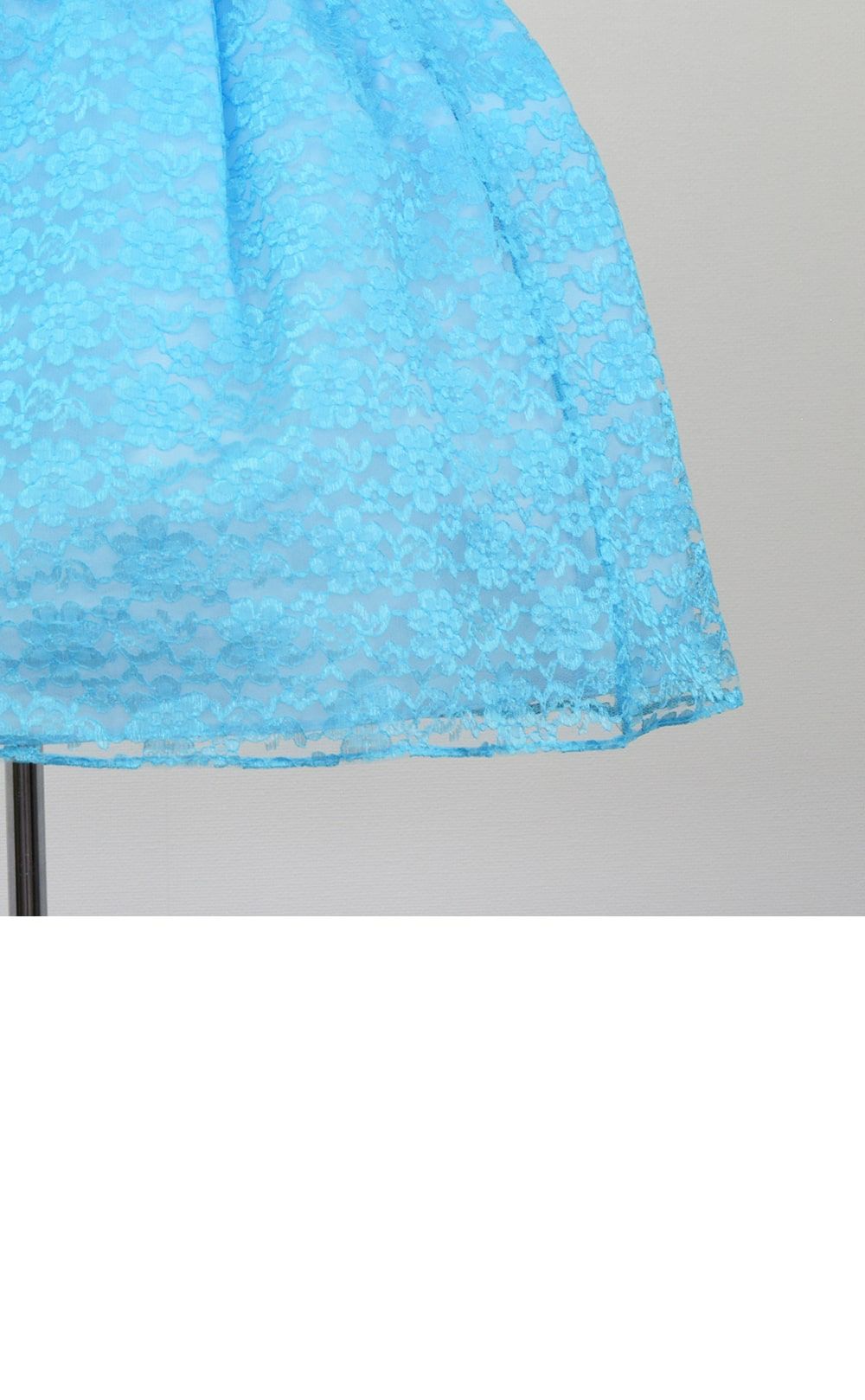 ピアノ発表会や結婚式にぴったりのカラーの女の子用キッズドレス。シンプルで美しいシルエットが魅力のAngel's Closetの子供ドレス レンタル商品（【レンタル】フラワーレースサテンリボン子供ドレス(CCD749)ターコイズ）｜画像6