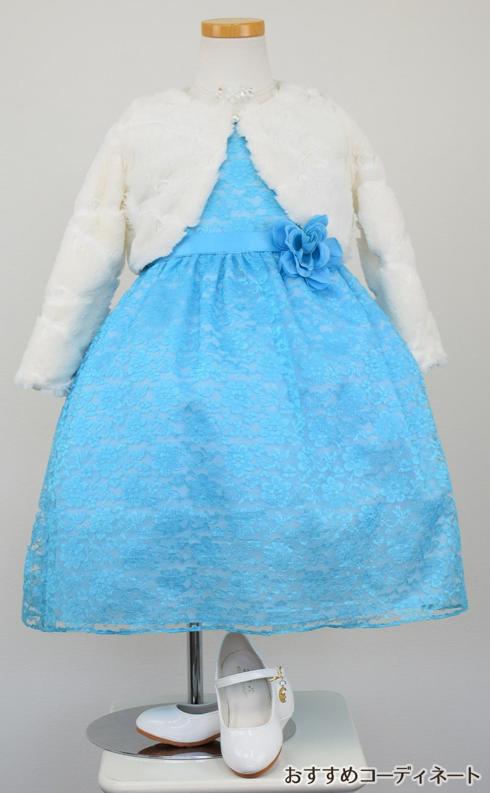 ピアノ発表会や結婚式にぴったりのカラーの女の子用キッズドレス。シンプルで美しいシルエットが魅力のAngel's Closetの子供ドレス レンタル商品（【レンタル】フラワーレースサテンリボン子供ドレス(CCD749)ターコイズ）｜画像12