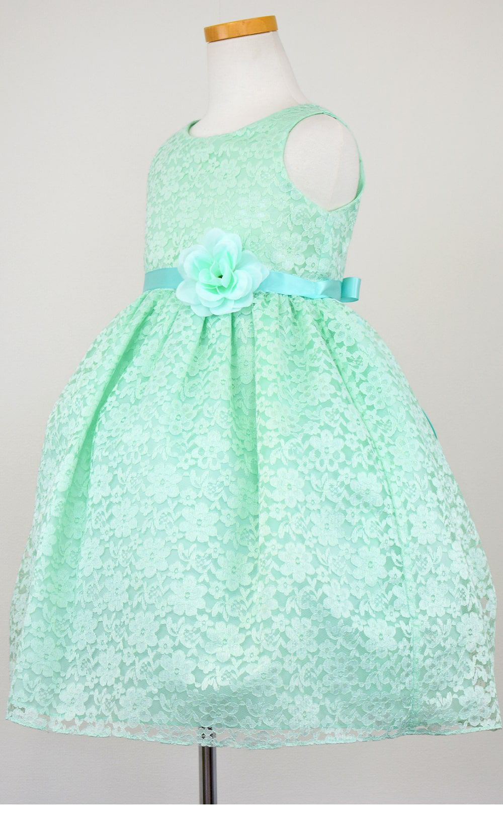 ピアノ発表会や結婚式にぴったりのカラーの女の子用キッズドレス。シンプルで美しいシルエットが魅力のAngel's Closetの子供ドレス レンタル商品（【レンタル】フラワーレースサテンリボン子供ドレス(CCD749)ミント）｜画像4