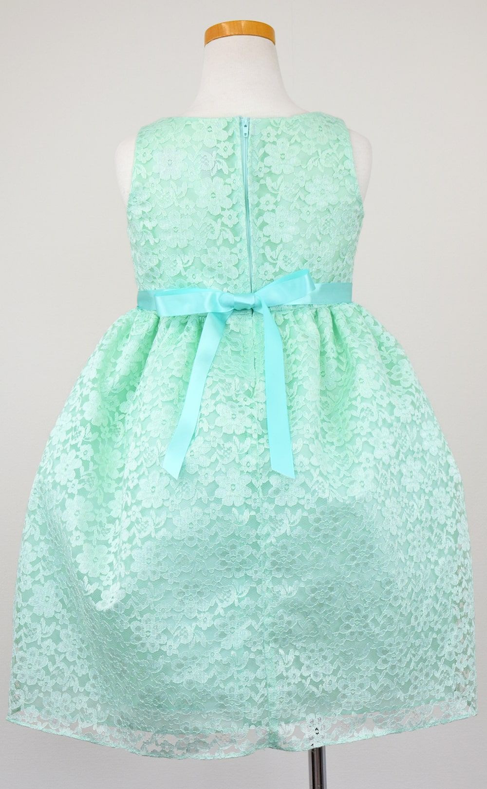 ピアノ発表会や結婚式にぴったりのカラーの女の子用キッズドレス。シンプルで美しいシルエットが魅力のAngel's Closetの子供ドレス レンタル商品（【レンタル】フラワーレースサテンリボン子供ドレス(CCD749)ミント）｜画像5
