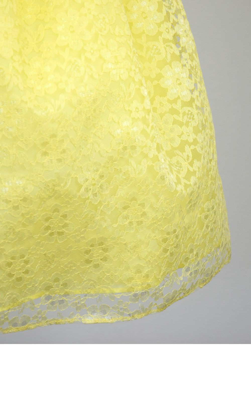 ピアノ発表会や結婚式にぴったりのカラーの女の子用キッズドレス。シンプルで美しいシルエットが魅力のAngel's Closetの子供ドレス レンタル商品（【レンタル】フラワーレースサテンリボン子供ドレス(CCD749)イエロー）｜画像6