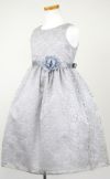 ピアノ発表会や結婚式にぴったりのカラーの女の子用キッズドレス。シンプルで美しいシルエットが魅力のAngel's Closetの子供ドレス レンタル商品（【レンタル】フラワーレースサテンリボン子供ドレス(CCD749)シルバー）｜画像4