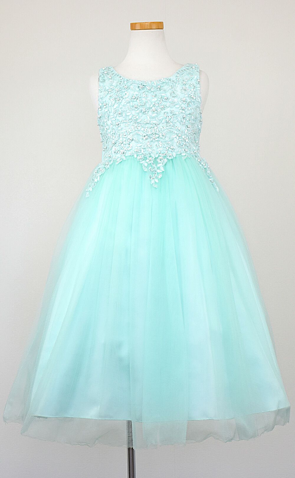 ピアノ発表会や結婚式にぴったりのカラーの女の子用キッズドレス。シンプルで美しいシルエットが魅力のAngel's Closetの子供ドレス レンタル商品（【レンタル】パールスパンコールスーパーエレガントチュール子供ドレス(cdc5008)ミント）｜画像3