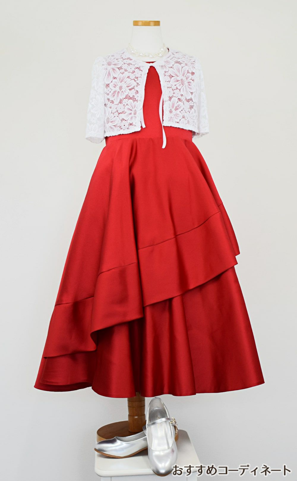 ピアノ発表会や結婚式にぴったりのカラーの女の子用キッズドレス。シンプルで美しいシルエットが魅力のAngel's Closetの子供ドレス レンタル商品（【レンタル】クラシカルサテンプリンセスロング子供ドレスA(yp005a)レッド）｜画像10