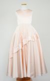 ピアノ発表会や結婚式にぴったりのカラーの女の子用キッズドレス。シンプルで美しいシルエットが魅力のAngel's Closetの子供ドレス レンタル商品（【レンタル】クラシカルサテンプリンセスロング子供ドレスA(yp005a)シャンパン）｜画像3
