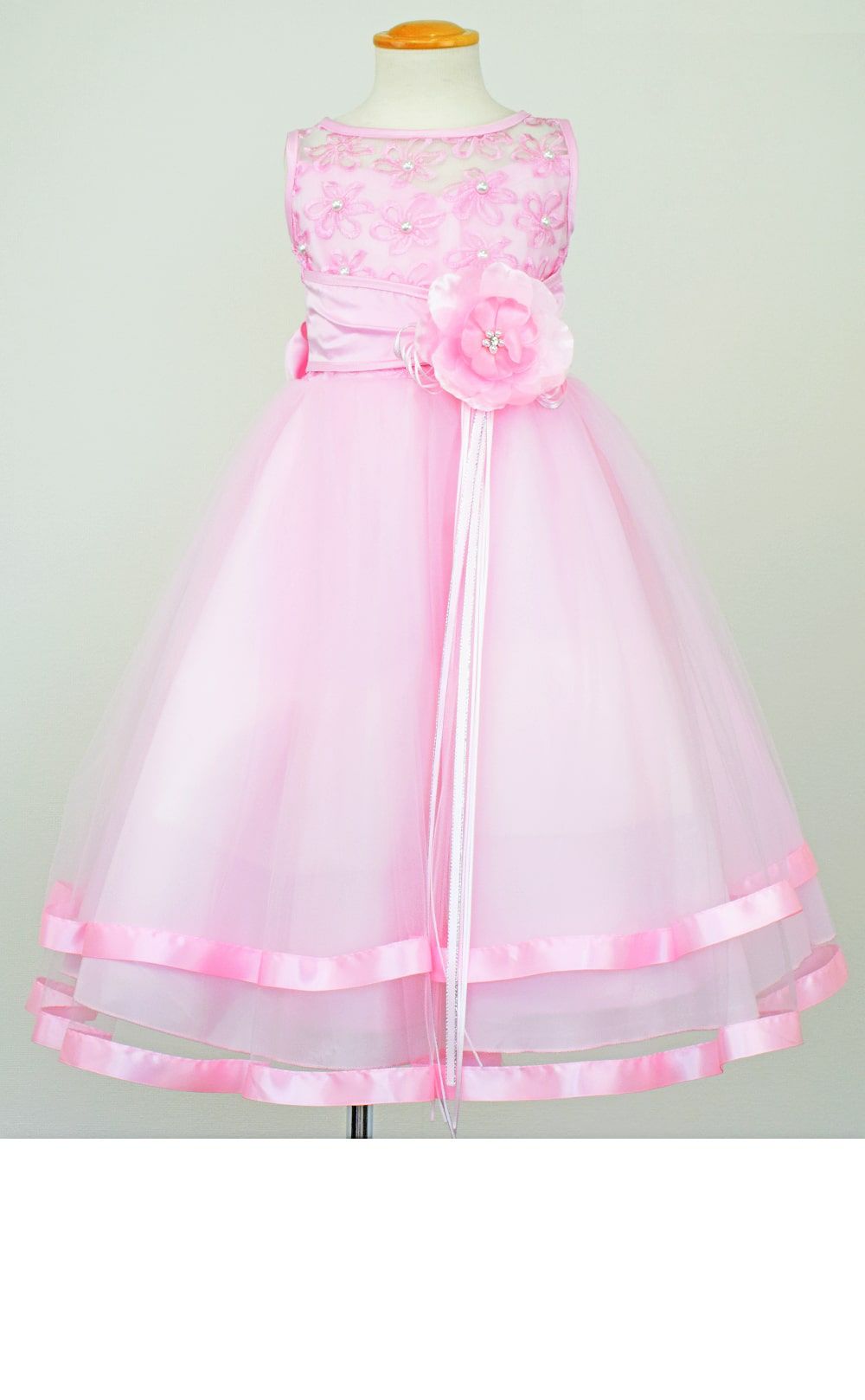 ピアノ発表会や結婚式にぴったりのピンクカラーの女の子用キッズドレス。シンプルで美しいシルエットが魅力のAngel's Closetの子供ドレス レンタル商品（【レンタル】ロマンス(rmc)ピンク）｜画像3