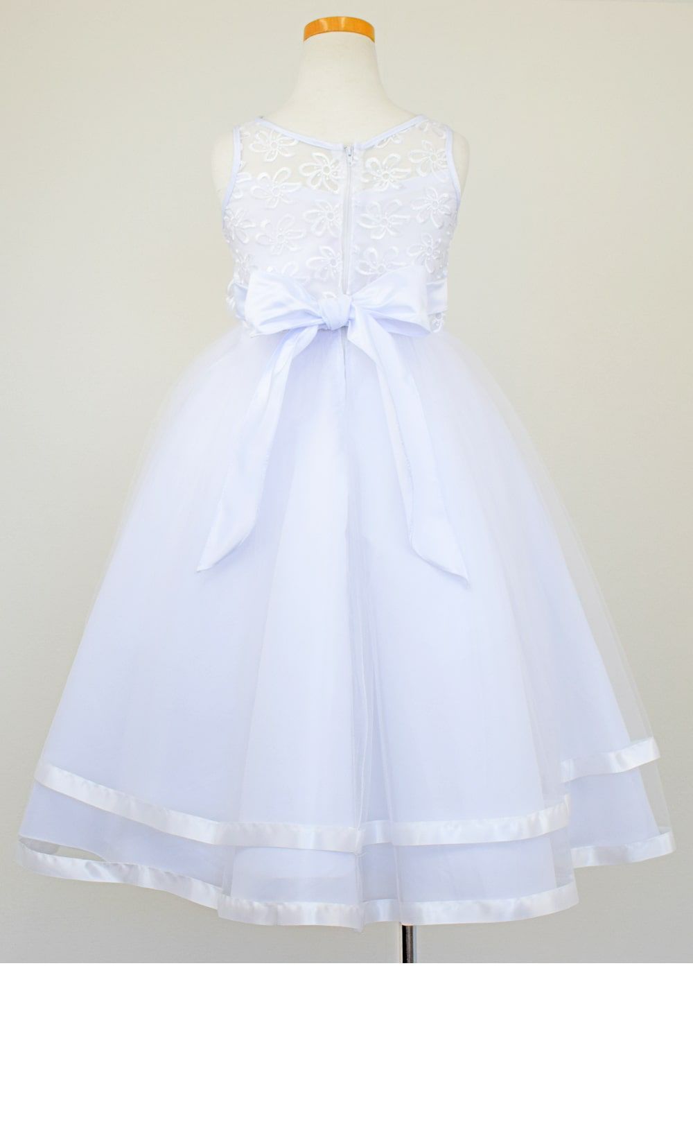 ピアノ発表会や結婚式にぴったりのホワイトカラーの女の子用キッズドレス。シンプルで美しいシルエットが魅力のAngel's Closetの子供ドレス レンタル商品（【レンタル】ロマンス(rmc)ピュアホワイト）｜画像5