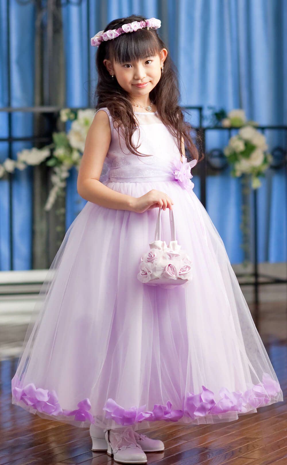 ピアノ発表会や結婚式にぴったりのライラックカラーの女の子用キッズドレス。シンプルで美しいシルエットが魅力のAngel's Closetの子供ドレス レンタル商品（【レンタル】フラワーペタルプリンセス子供ドレス(JK2925)ライラック）｜画像15