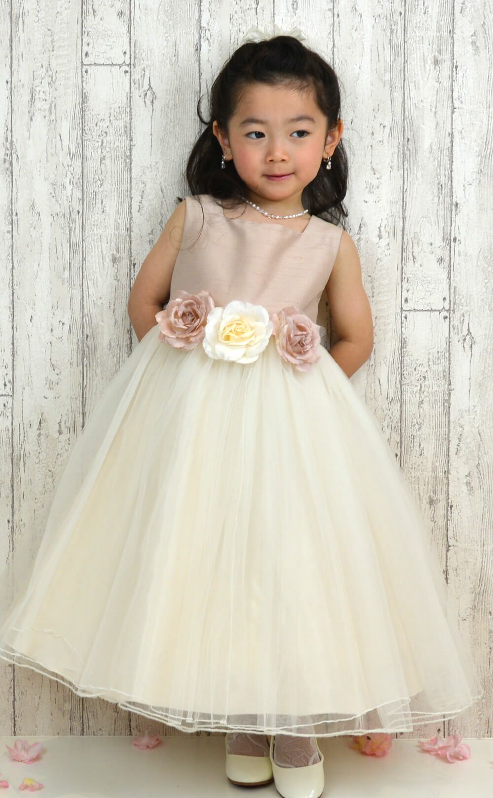 ピアノ発表会や結婚式にぴったりのカラーの女の子用キッズドレス。シンプルで美しいシルエットが魅力のAngel's Closetの子供ドレス レンタル商品（【レンタル】スクエアネックエリザベスサテン＆チュール子供ドレス(KD428)ビンテージローズ）｜画像13
