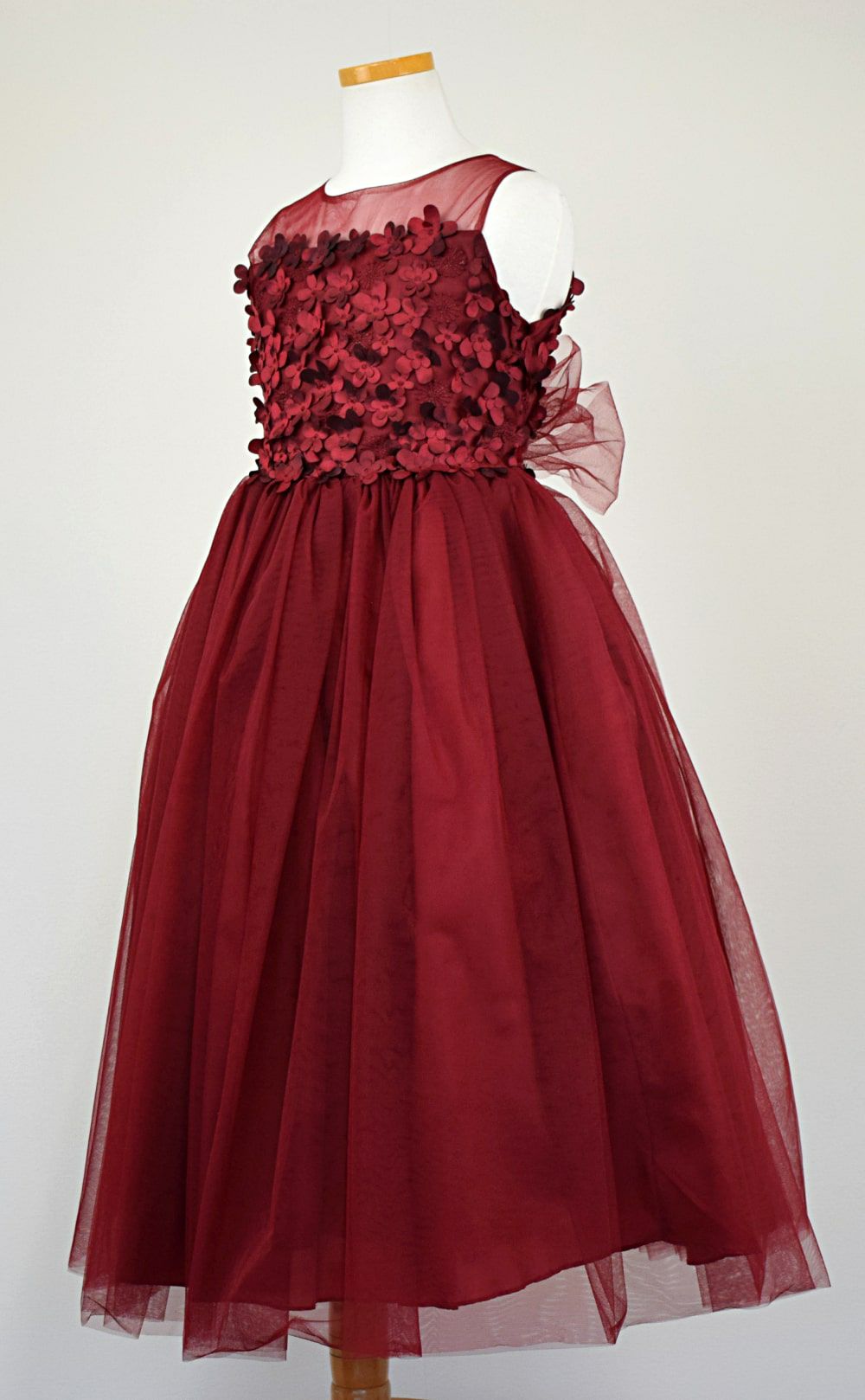 ピアノ発表会や結婚式にぴったりのカラーの女の子用キッズドレス。シンプルで美しいシルエットが魅力のAngel's Closetの子供ドレス レンタル商品（【レンタル】エレガントフラワーパッチ＆チュール子供ドレス(CCD771)バーガンディー）｜画像4