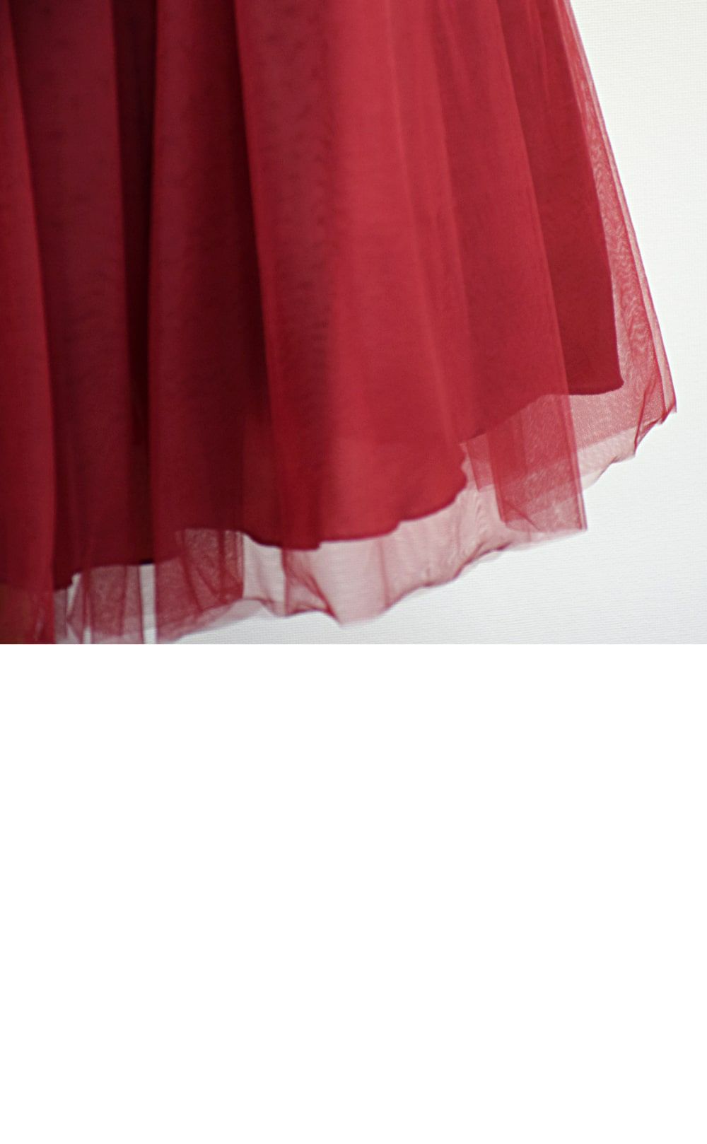 ピアノ発表会や結婚式にぴったりのカラーの女の子用キッズドレス。シンプルで美しいシルエットが魅力のAngel's Closetの子供ドレス レンタル商品（【レンタル】エレガントフラワーパッチ＆チュール子供ドレス(CCD771)バーガンディー）｜画像6