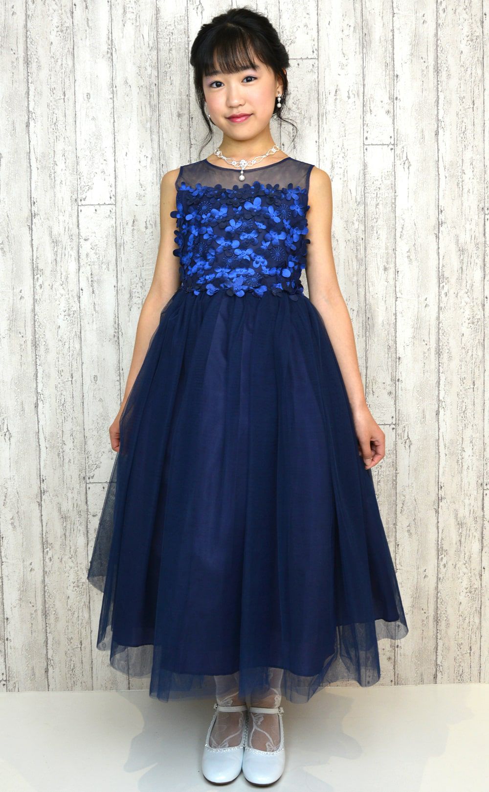 ピアノ発表会や結婚式にぴったりのカラーの女の子用キッズドレス。シンプルで美しいシルエットが魅力のAngel's Closetの子供ドレス レンタル商品（【レンタル】エレガントフラワーパッチ＆チュール子供ドレス(CCD771)アイボリー）｜画像13