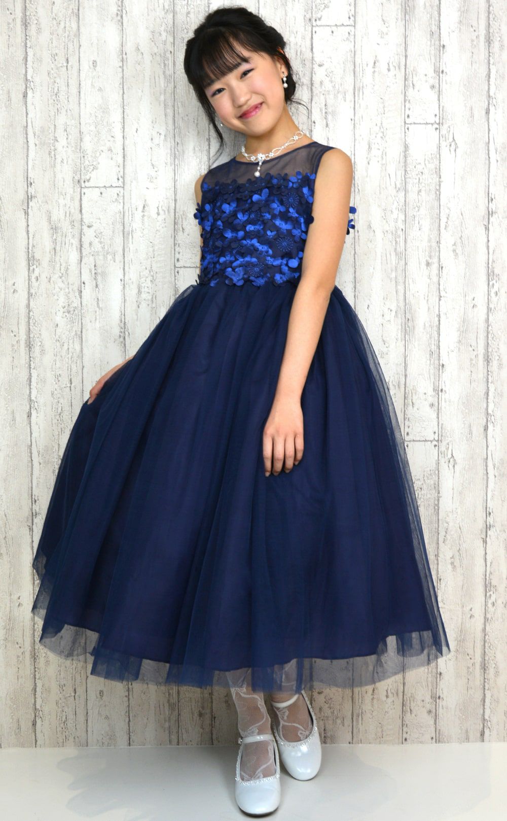 ピアノ発表会や結婚式にぴったりのネイビーカラーの女の子用キッズドレス。シンプルで美しいシルエットが魅力のAngel's Closetの子供ドレス レンタル商品（【レンタル】エレガントフラワーパッチ＆チュール子供ドレス(CCD771)ネイビー）｜画像16