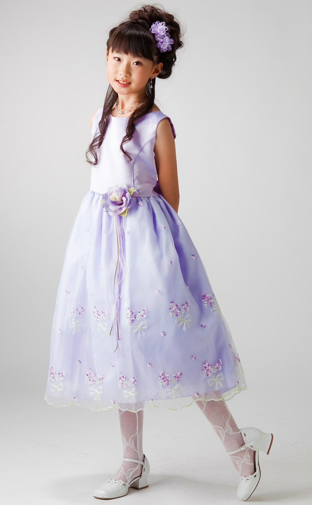 ピアノ発表会や結婚式にぴったりのブルーカラーの女の子用キッズドレス。シンプルで美しいシルエットが魅力のAngel's Closetの子供ドレス レンタル商品（【レンタル】サテン＆ブーケ柄刺繍オーガンジー子供ドレス(KD220)ブルー）｜画像14