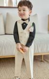 発表会やコンクールにぴったりのブラックカラーの男の子用フォーマルスーツ。シンプルで美しいシルエットが魅力のAngel's Closetの子供フォーマル レンタル商品（【レンタル】ダブルブレストベストスーツ（蝶ネクタイ）4点セット(YP153)アイボリー/ブラック）｜画像8